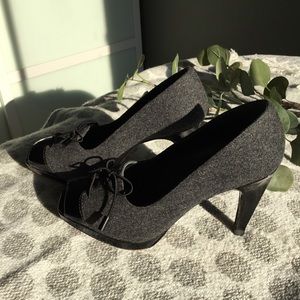 Stuart Weitzman Black and Grey Heels SZ 6.5